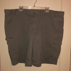 Mens Harbor Bay 46R olive khaki shorts